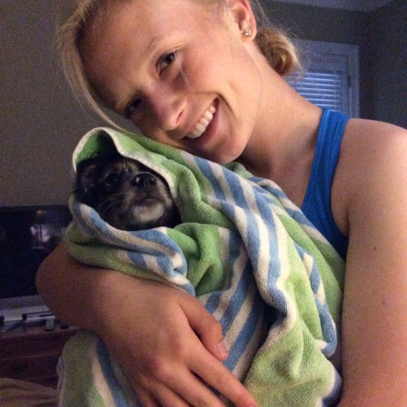 Meet your Posher, Katie - Picture 2 of 2